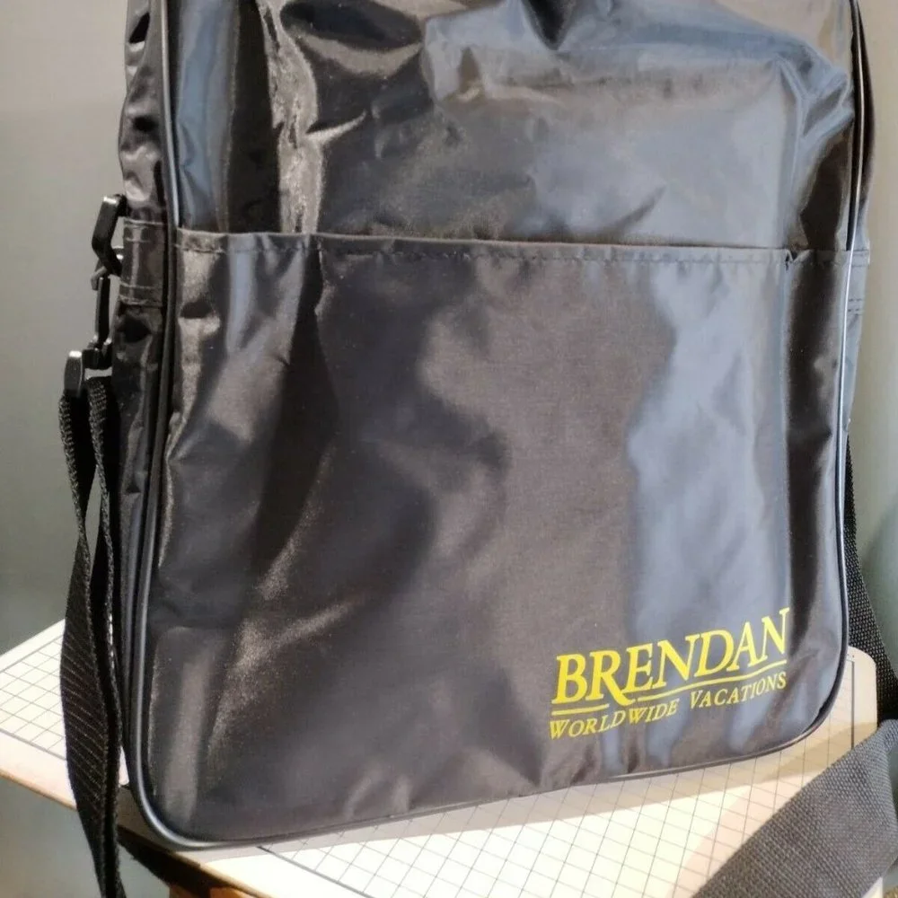Men's travel Messenger Bag - NEW